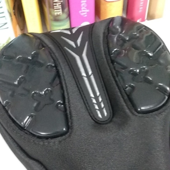 BLACK GEL CUSHIONED BICYCLE SEAT COVER BIKE SEAT COVER NWT - Picture 3 of 7